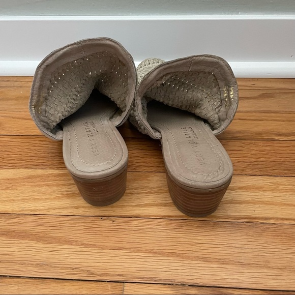 Very Volatile Los Angeles Cream Woven Leather Mule Size 9 - Picture 5 of 7